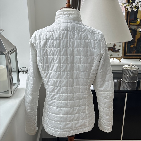 Patagonia White Nano Puff Jacket – Size M - Picture 4 of 10